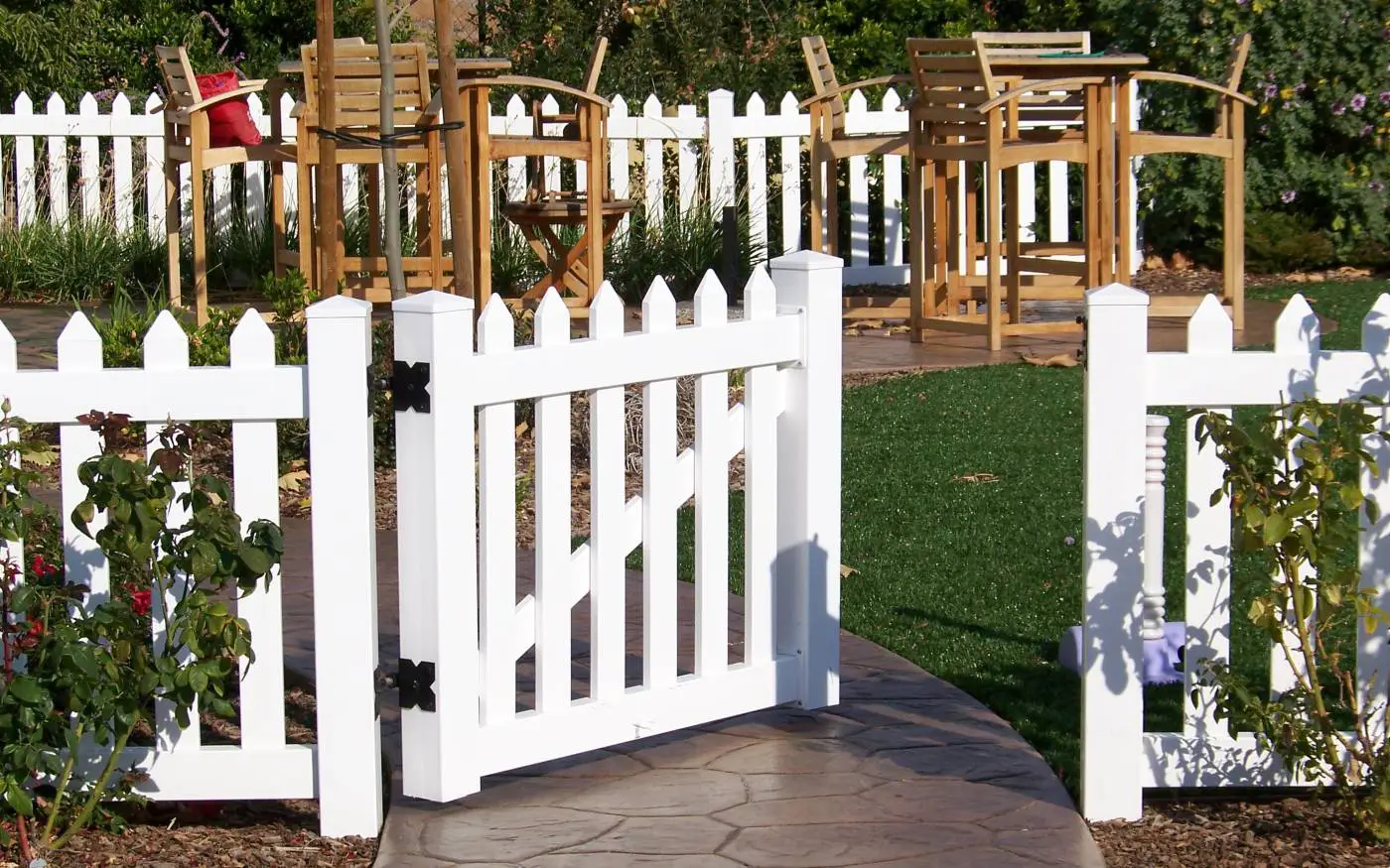 Vinyl Fencing